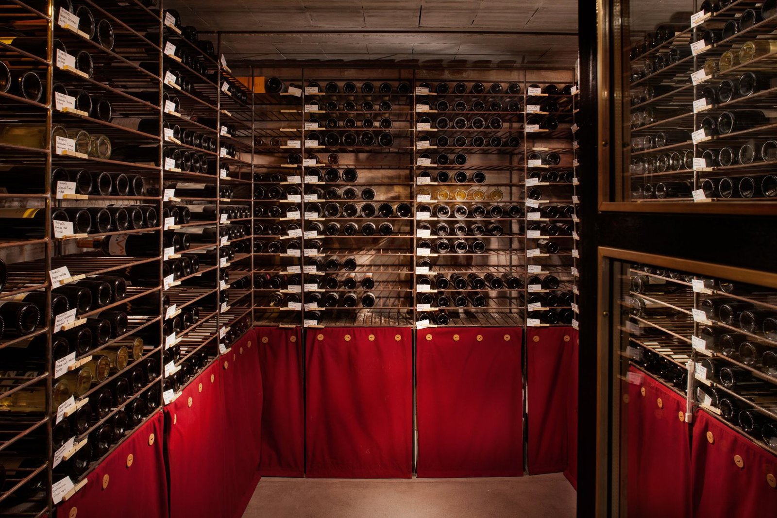 Cava de vinos de Anna Bistró en Mendoza